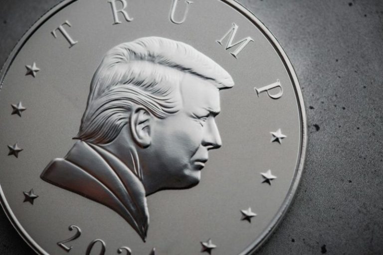 Crypto Market Update: World Liberty Gets Coinbase Approval With Stablecoin Listing
